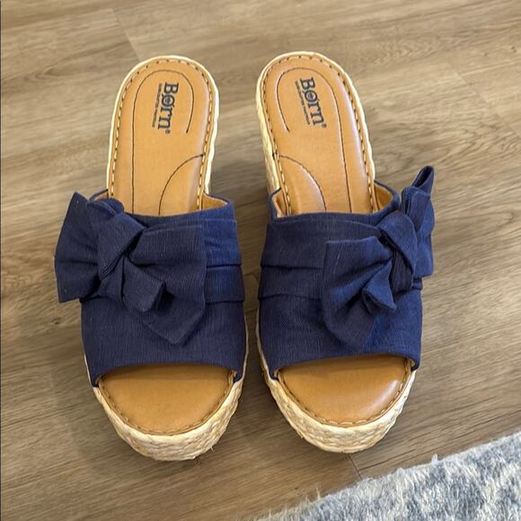 NWT Born Adalia Women's Sandals Sz 10 - Picture 1 of 4